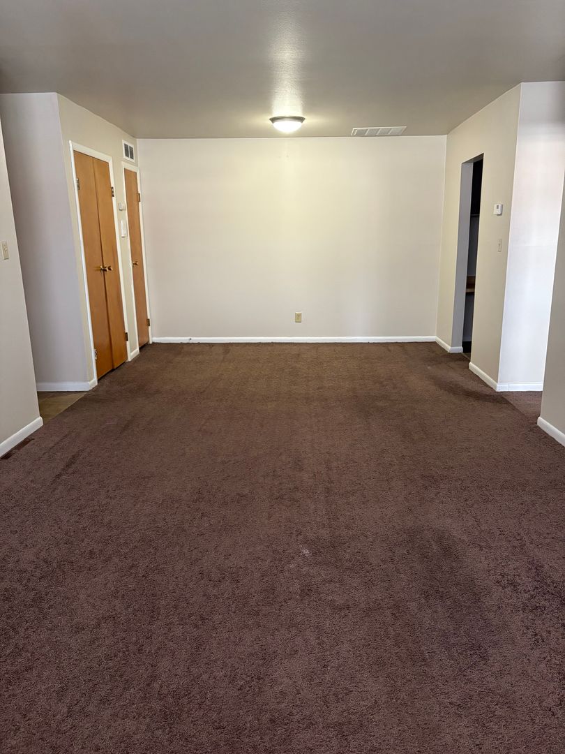 Youngstown Apartment: 4000 Monticello Blvd.