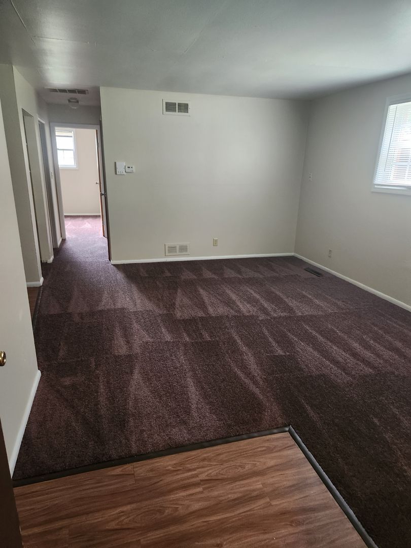 Youngstown Apartment: 4000 Monticello Blvd.