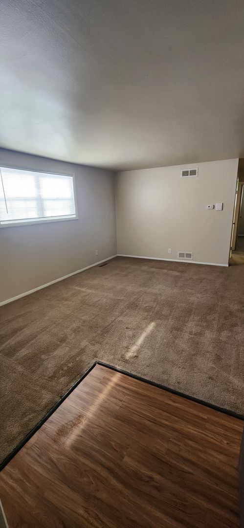 Youngstown Apartment: 4000 Monticello Blvd.