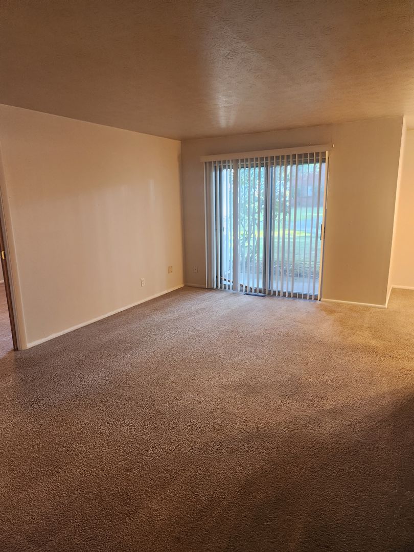 Youngstown Apartment: 4000 Monticello Blvd.