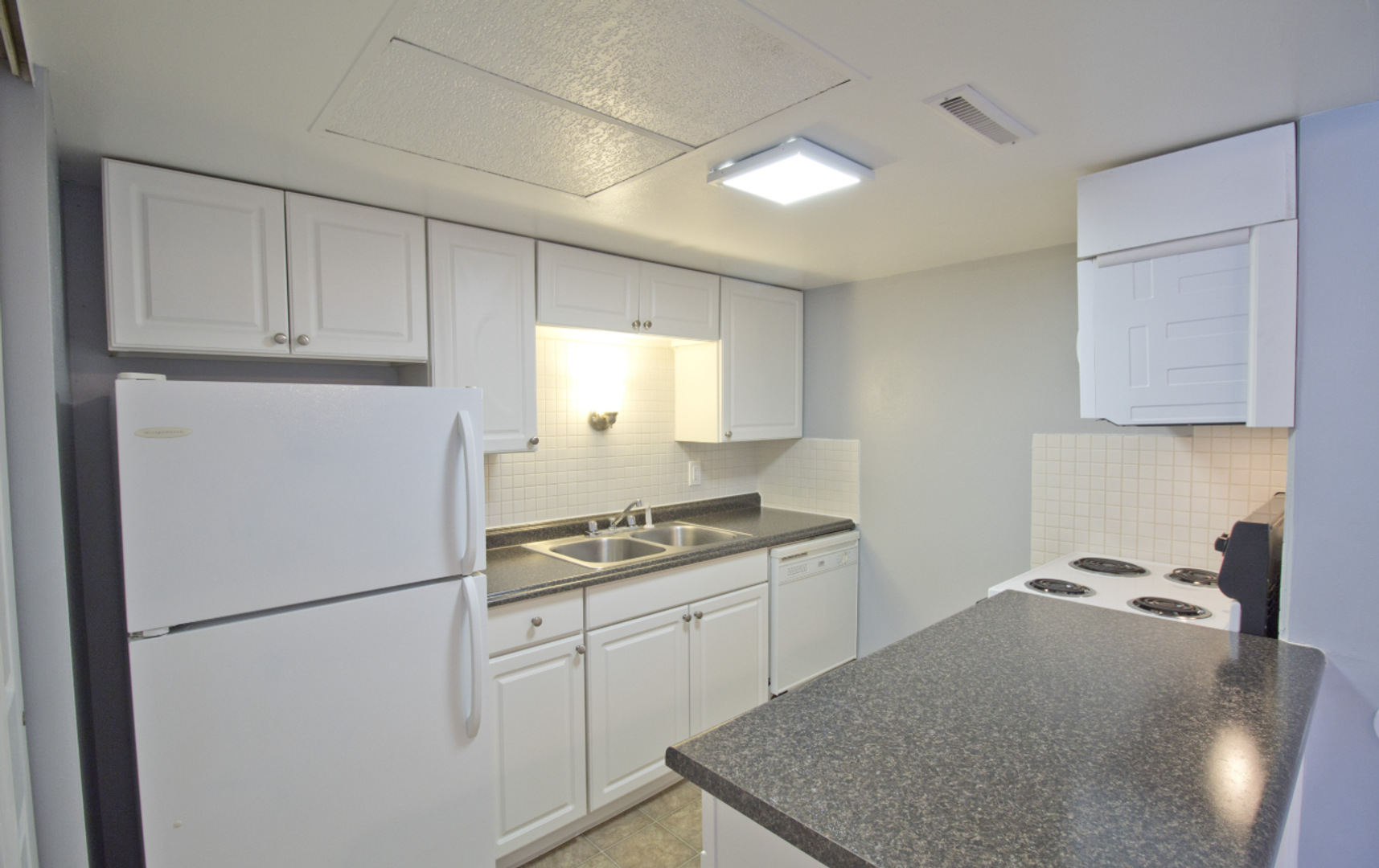 Edwardsville Apartment: 30 Devon Ct