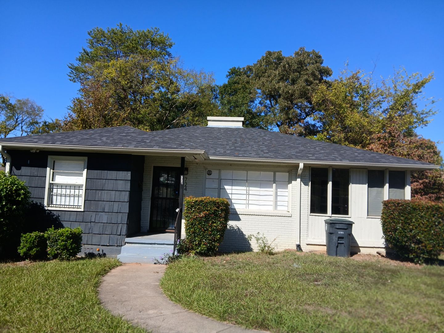 Birmingham House: 724 10th Avenue West