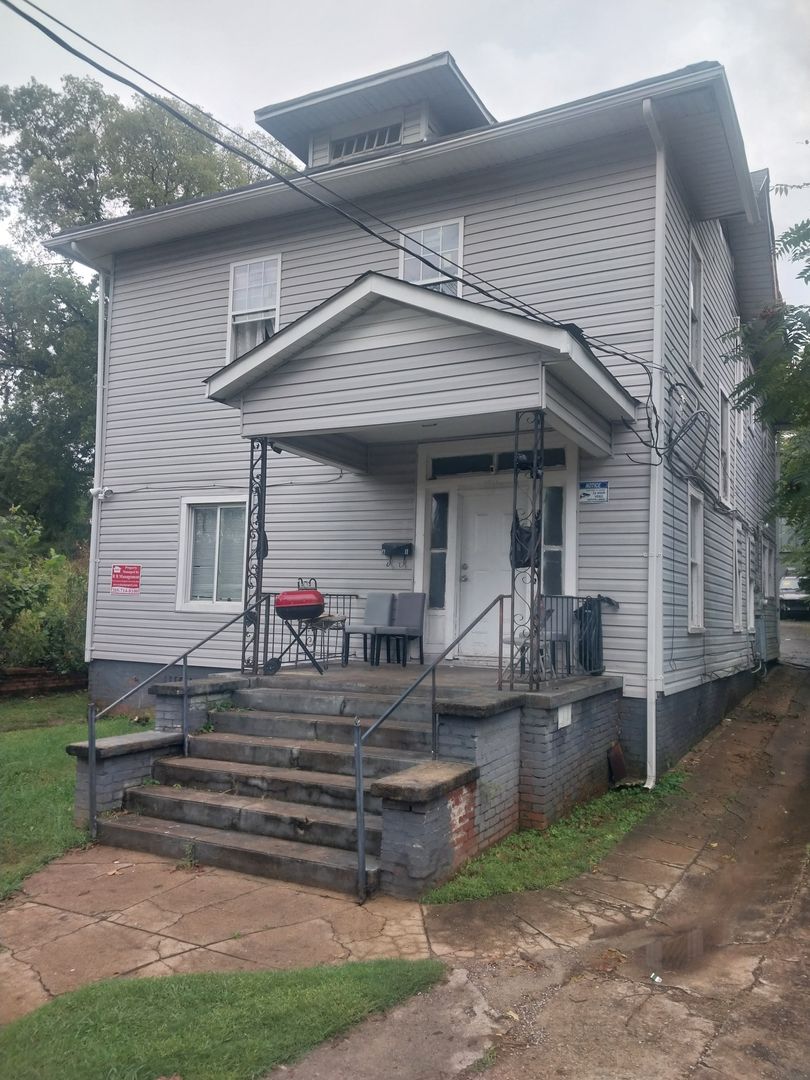 Birmingham Apartment: 1815 29th Street Ensley