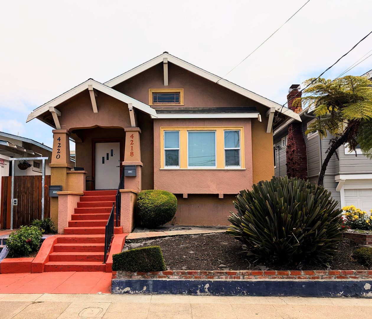 Oakland Apartment: 4218-4220 Market St.