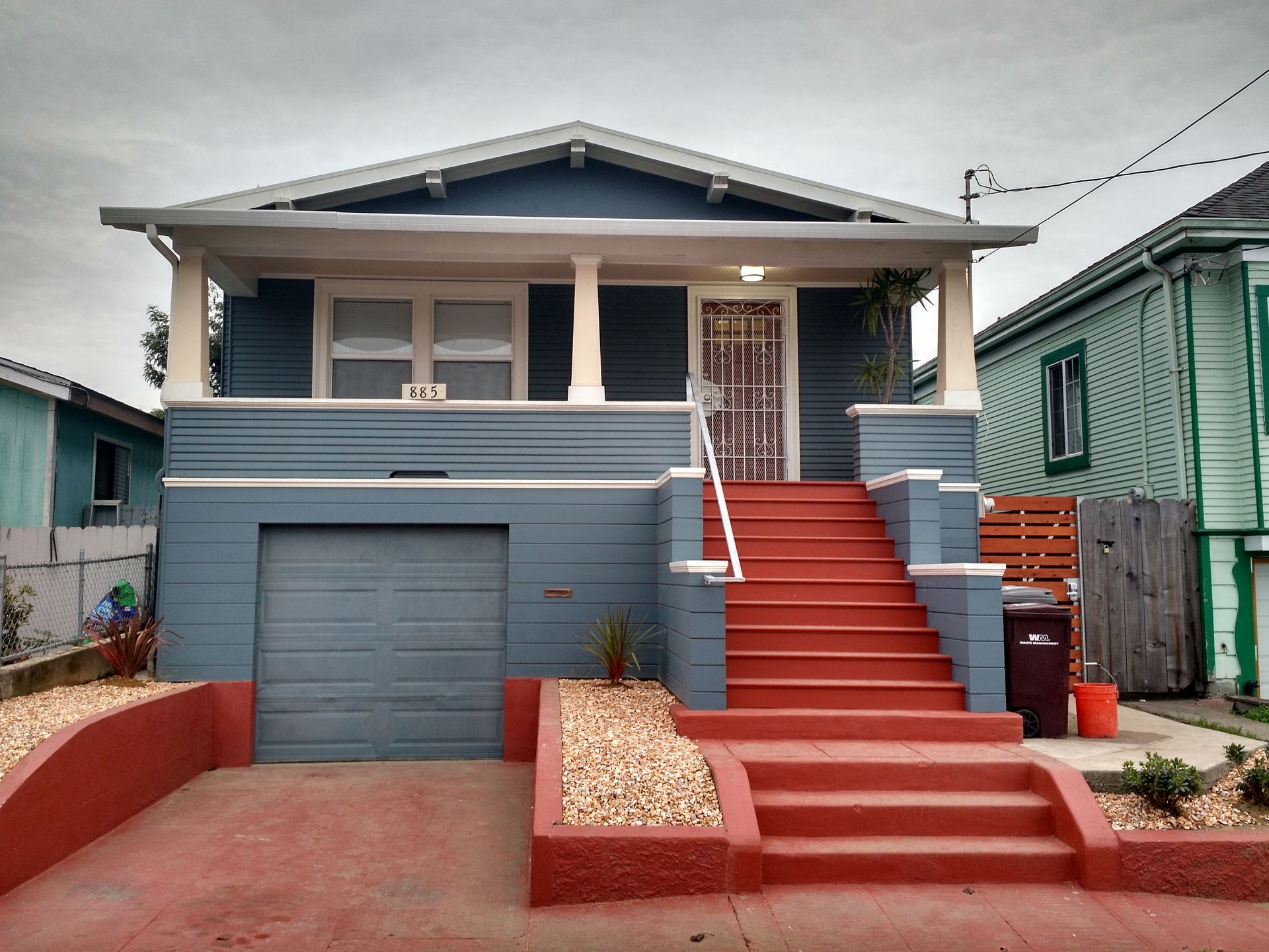 Oakland Apartment: 887 43rd St.