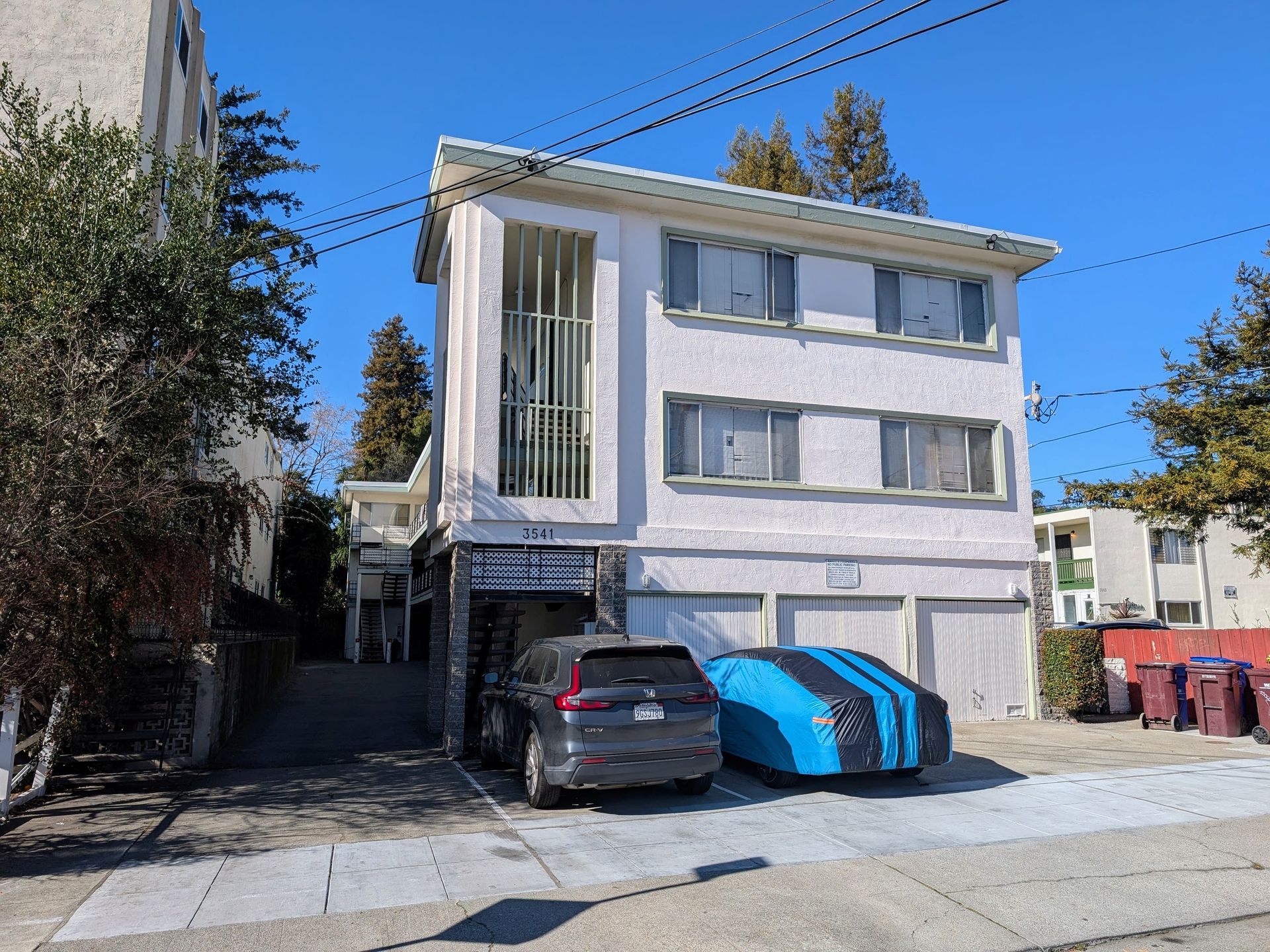 Oakland Apartment: 3541 Dimond Ave. #1
