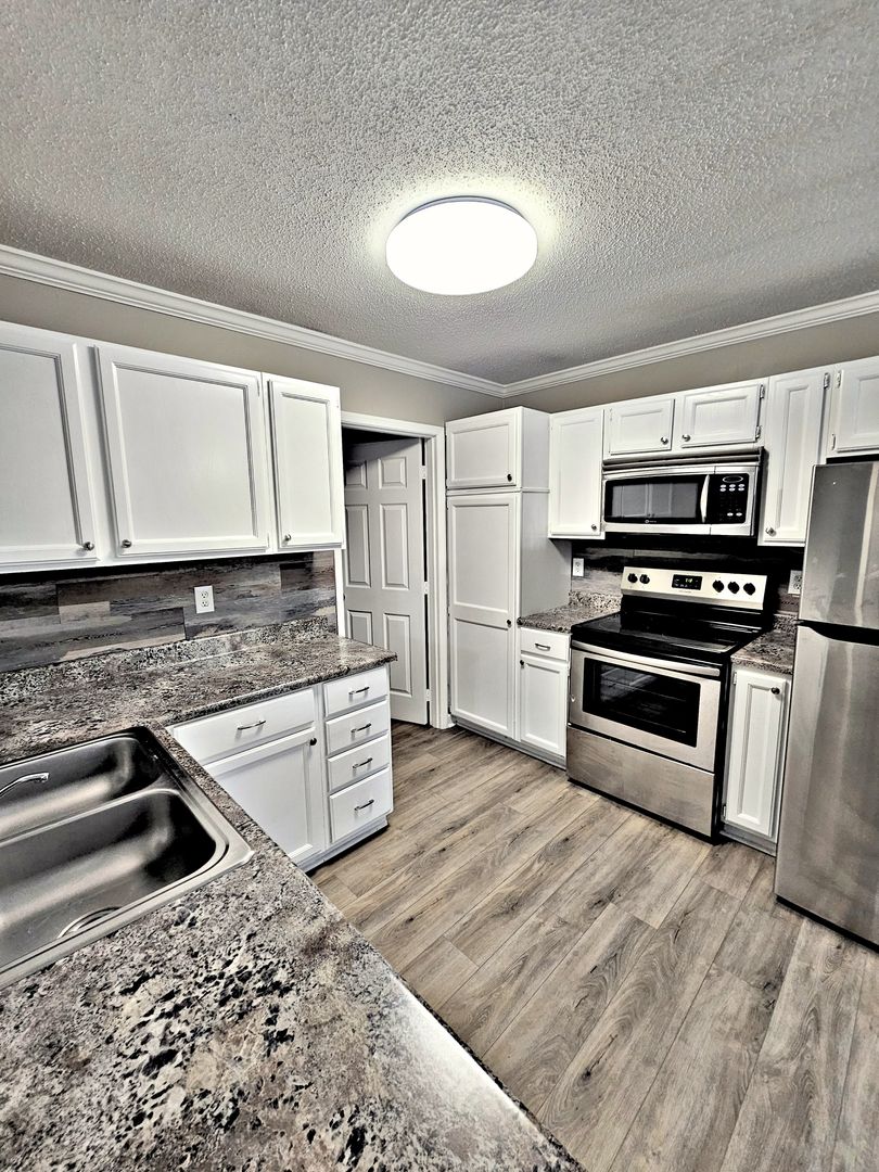 Decatur Apartment: 1702 Somerville Rd SE