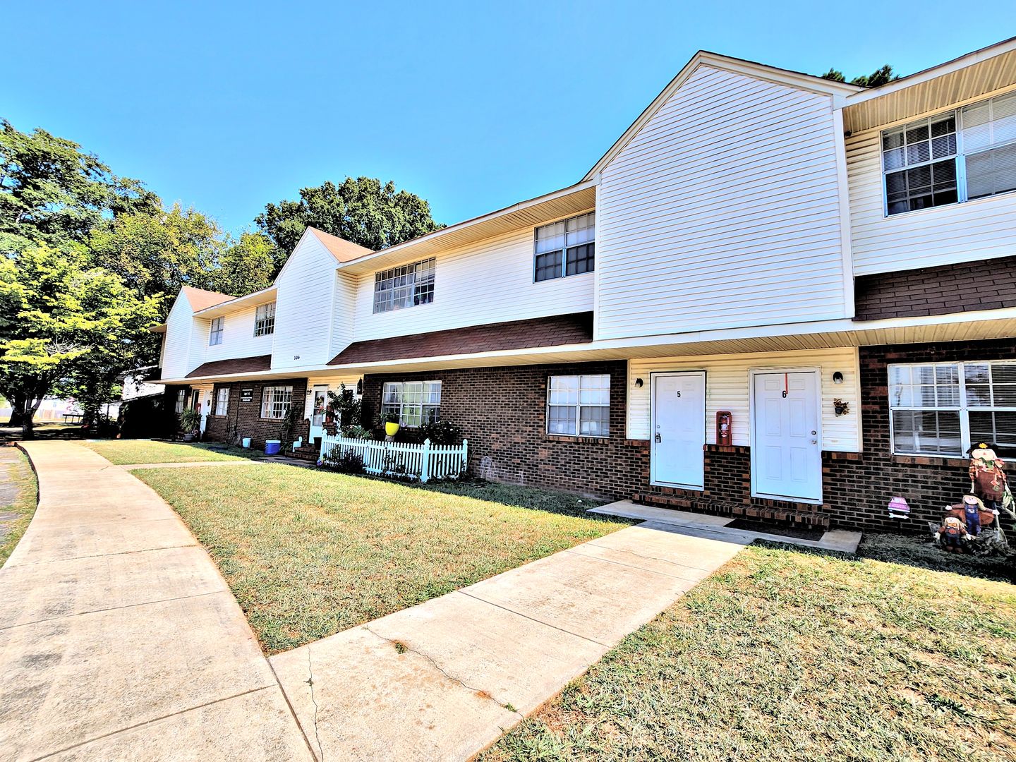 Athens Apartment: 209 Cloverleaf Drive