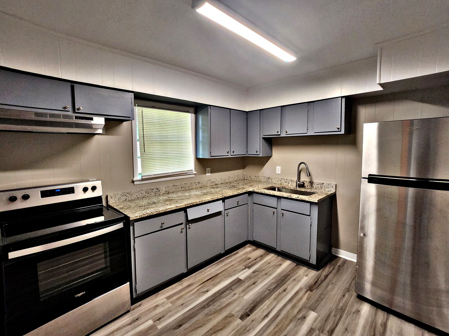 (RCH-41) 207 Cloverleaf Apartments