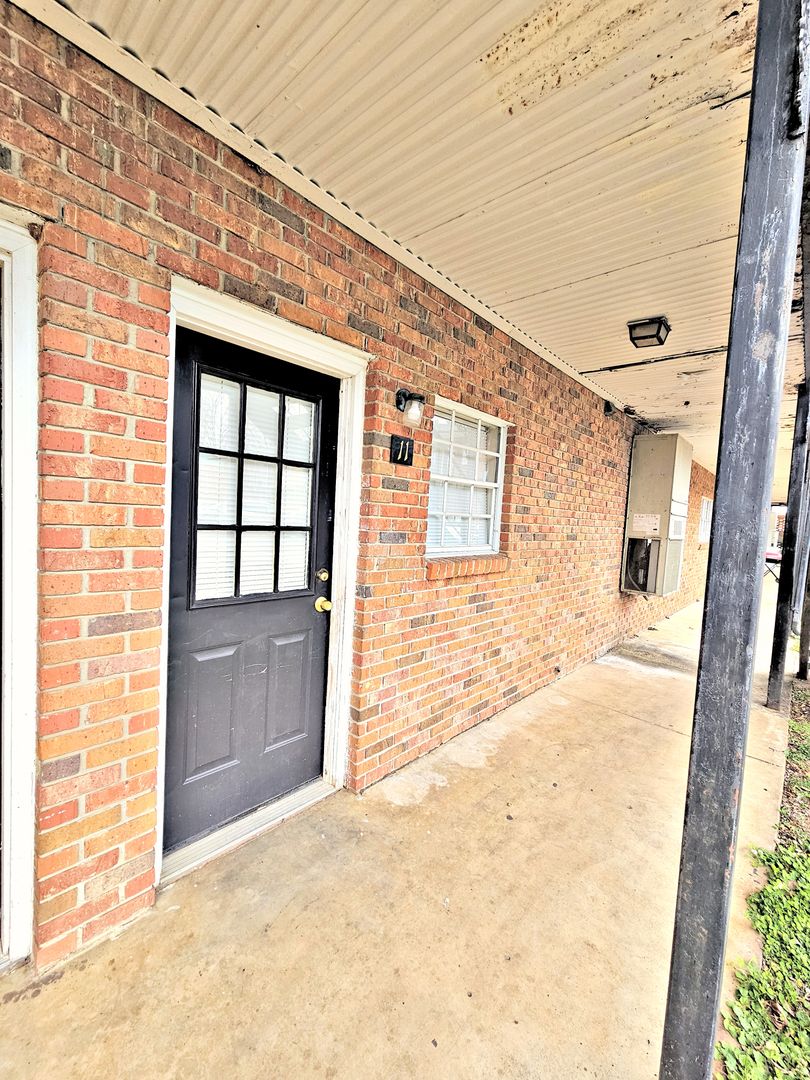 Decatur Apartment: 1213 - 1221 North Street SE