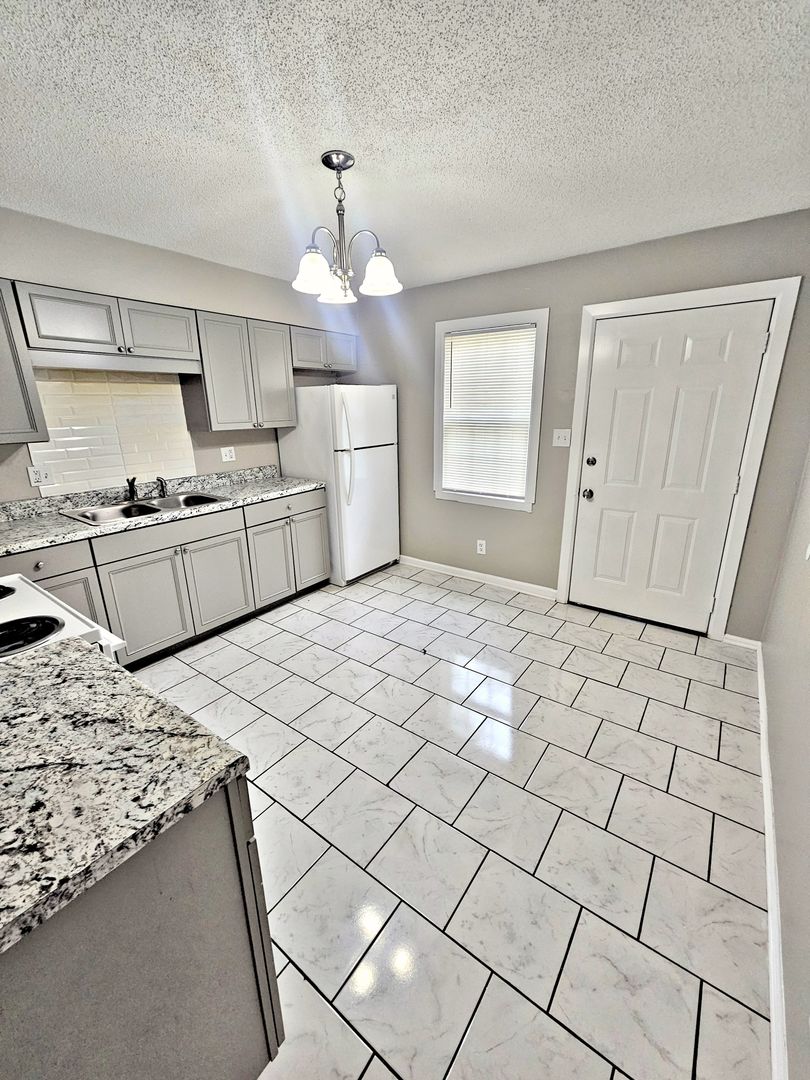 Decatur Apartment: Multiple Addresses
