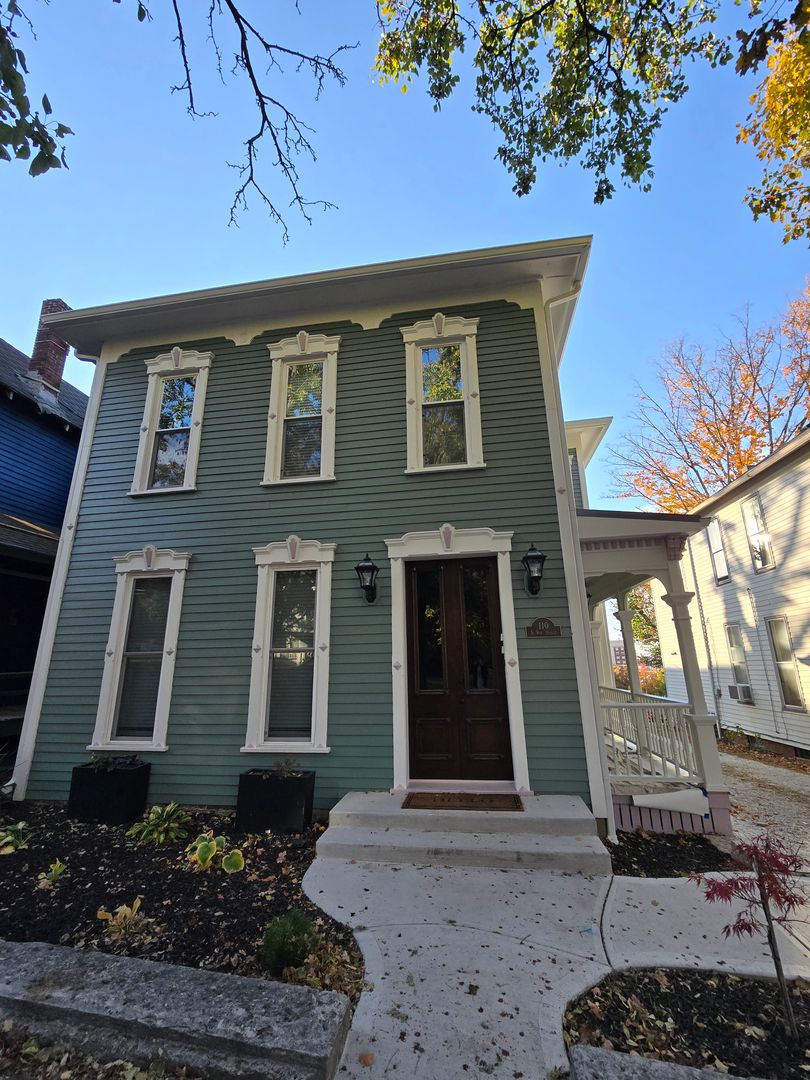 Lafayette House: 110 S 9th Street