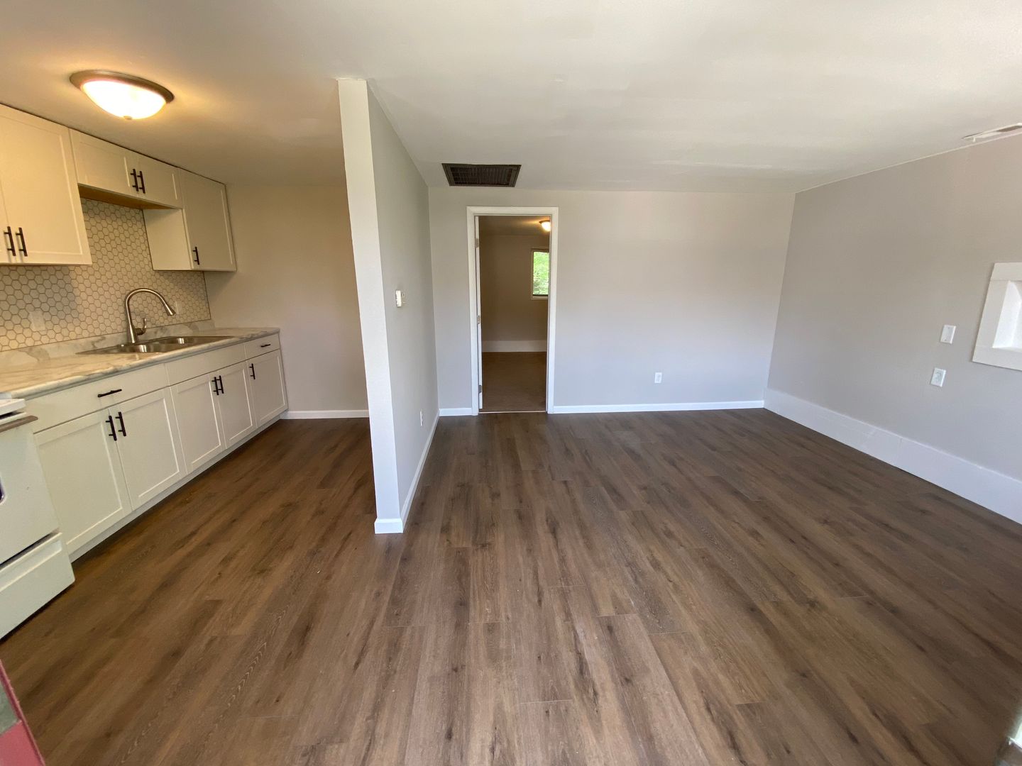 Lafayette Apartment: 1116-1118 Holloway St