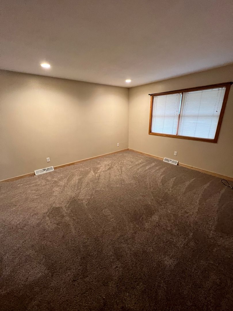 Cedar Falls Apartment: 7917-7919 University Ave.