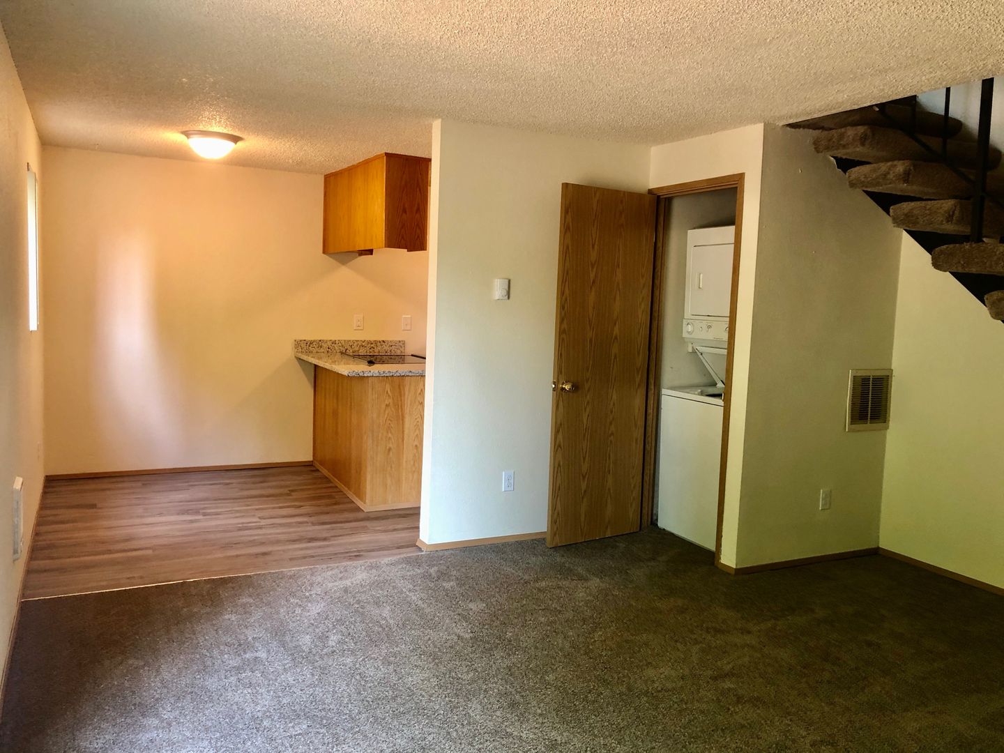 Portland Apartment: 1300 NE 181 Avenue