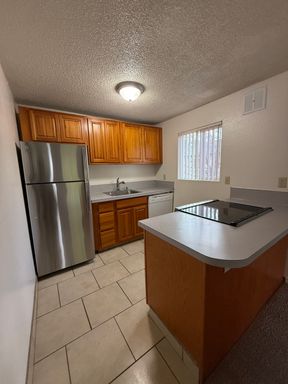 2 Bed 1 Bath! WSG Included! – photo 1