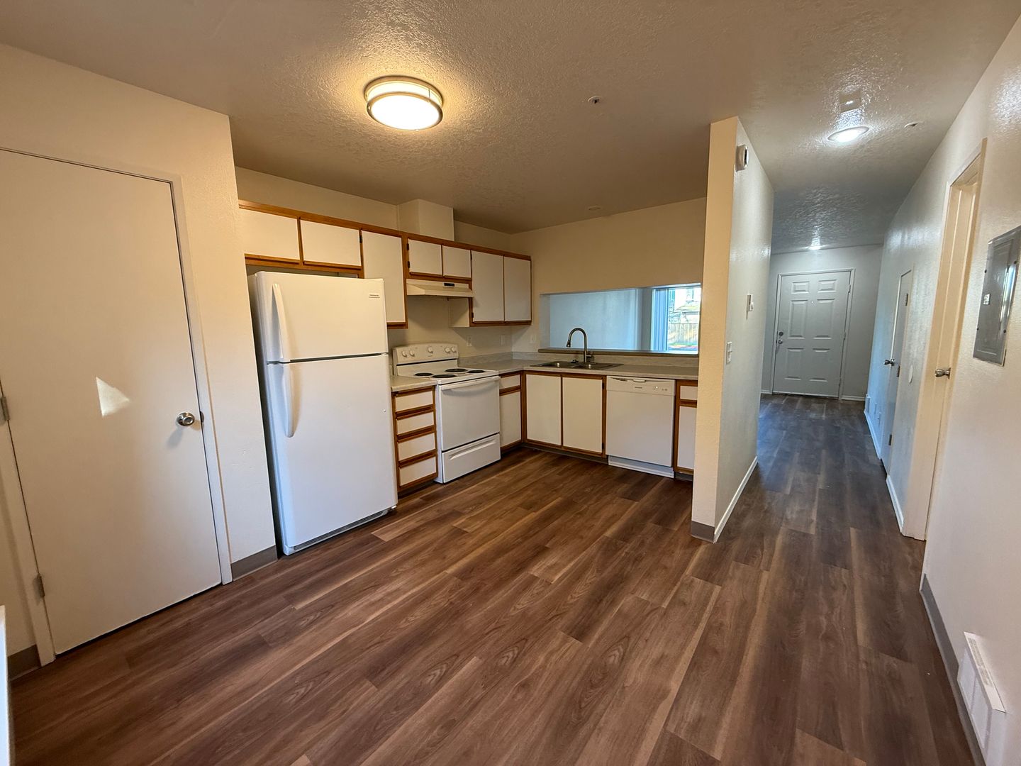 Portland Apartment: 17440 E Burnside St