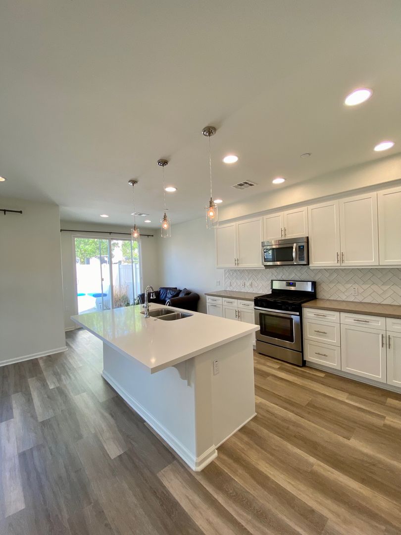 Temecula Townhome: 44130 Calle Ciuita Unit-178