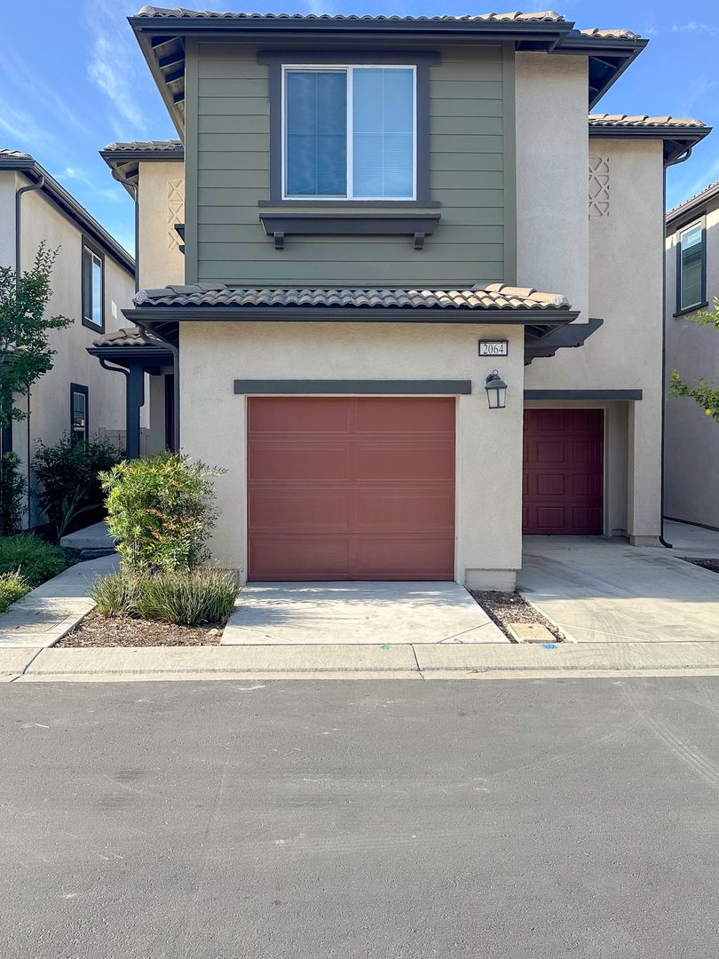 Upland Townhome: 2064 Moonlit Marsh