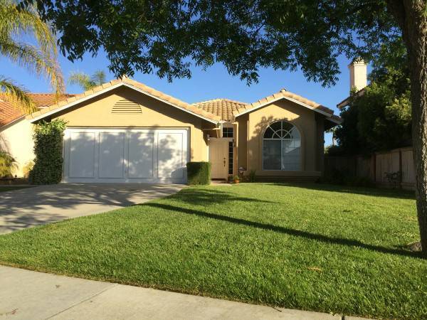 Temecula House: 39730 Barberry Court