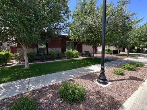 Beautiful Home in East Mesa! – photo 1