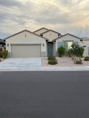 Almost New 4 Bedroom Home in San Tan Valley! – photo 1