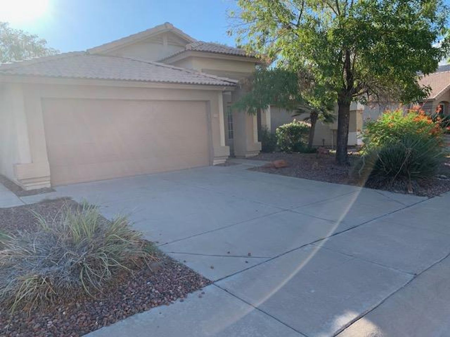 Chandler House: 131 N. Del Pueblo Pl.