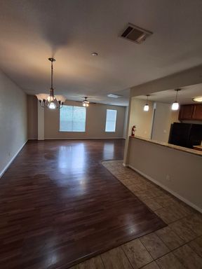AVAILABLE NOW! -Spacious 3-bedroom, 2-bath apartment in Dallas, TX! CALL TODAY! – photo 1
