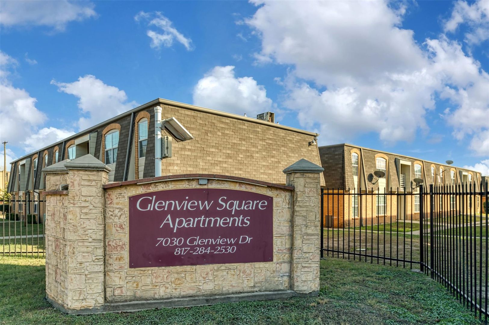 North Richland Hills Apartment: 7030 Glenview Dr