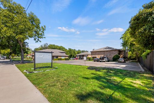 MOVE-IN SPECIAL! $200 SECURITY DEPOSIT 1 MONTH FREE RENT for fully qualified applicants – photo 1