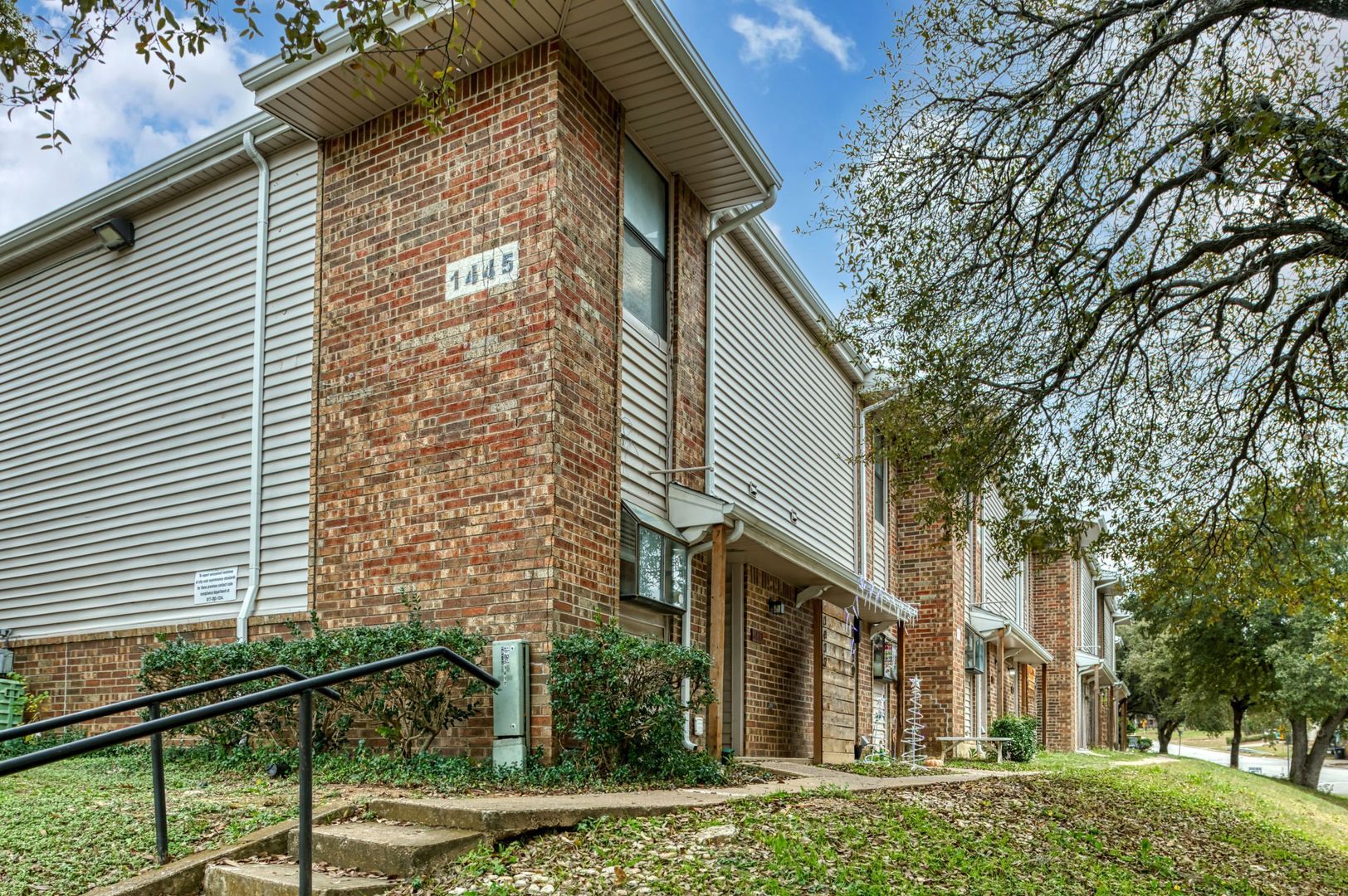 Fort Worth Apartment: 1445 Weiler Blvd