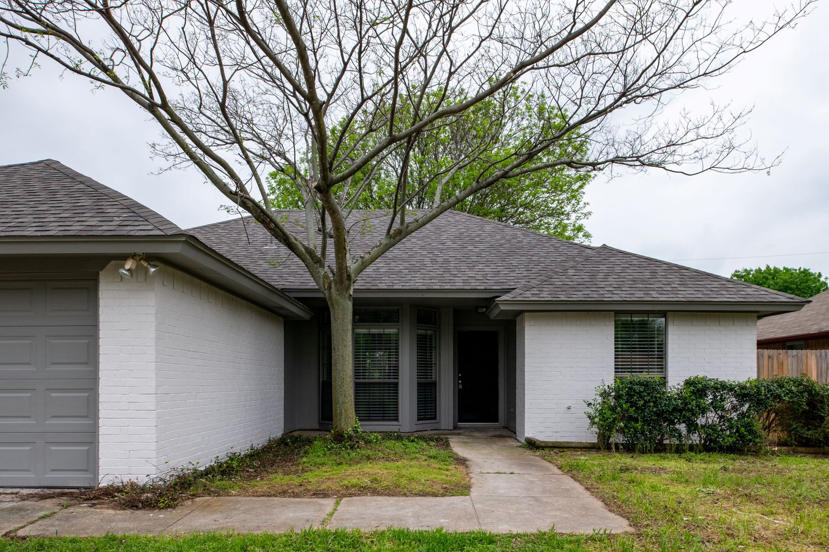 Burleson House: 709 Parkview Drive