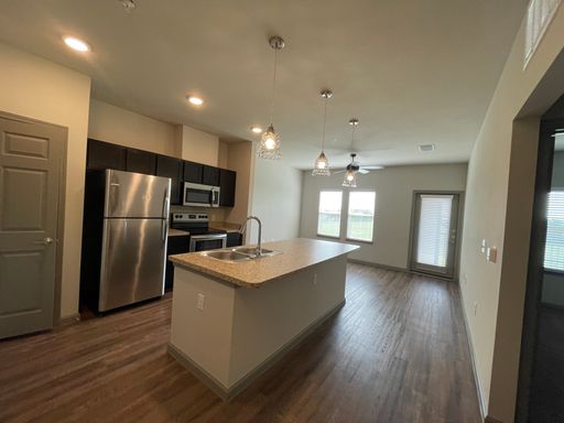 The Crest - 1 bedroom 1 Full Bath – photo 1