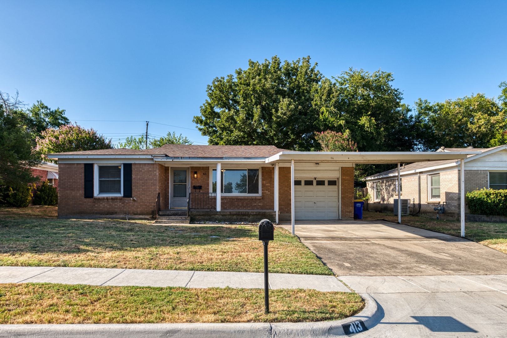 Fort Worth House: 413 Kimbrough Street