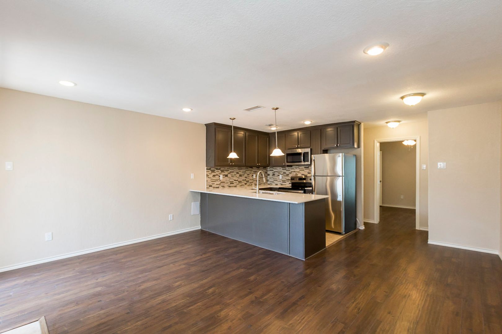 Dallas Apartment: 4545 Live Oak / 1317 Annex