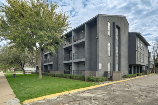 Move- In Special! 1st month free! 1-bedroom Apartment in the heart of Dallas, TX. – photo 1