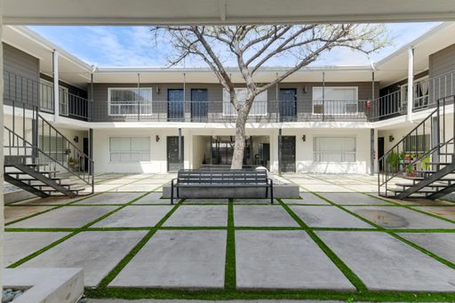 Move- In Special! 1st month free! An Apartment in the heart of Dallas, TX. – photo 1