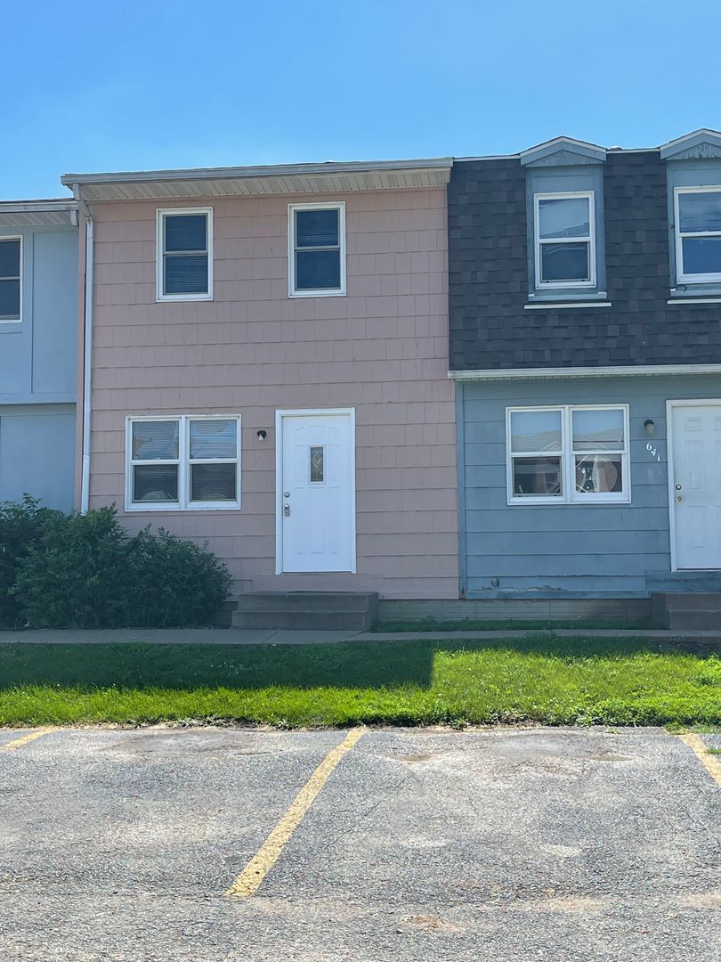 Davenport Townhome: 643 W. 61st  St.