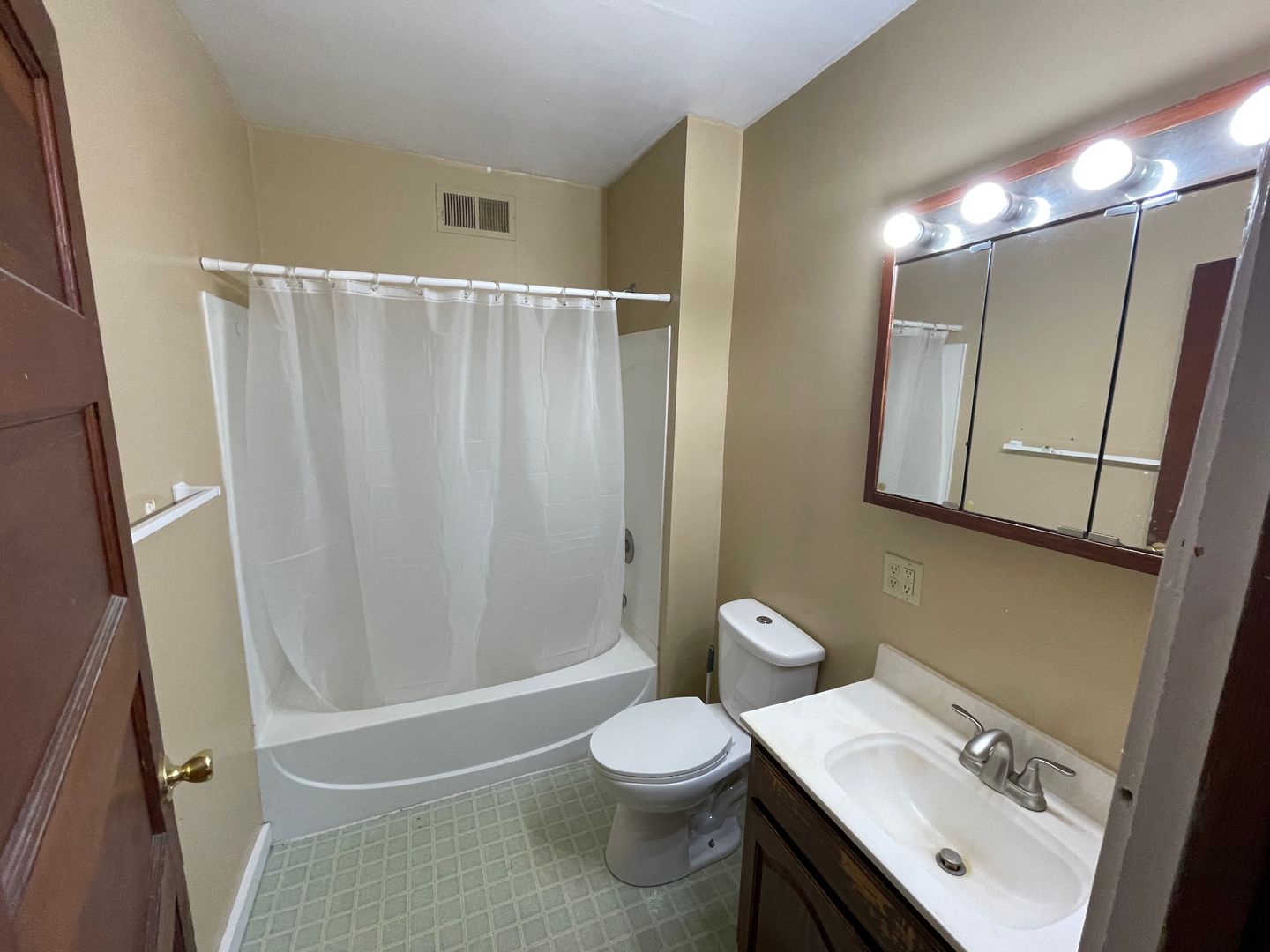 5675 Valley Drive, Bettendorf, IA 52722