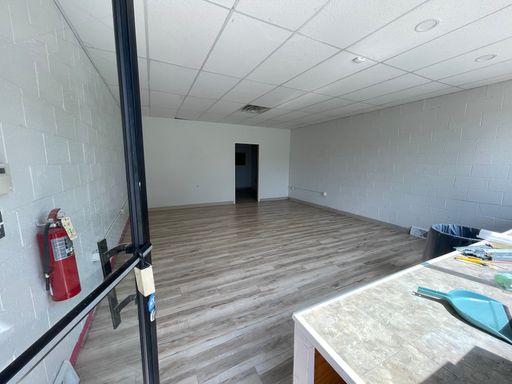 Commercial Space with street parking and parking lot – photo 1