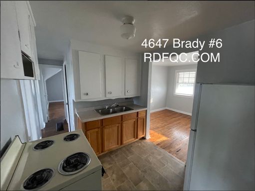 Large 1 Br upstairs apartment - with 2 bonus spaces for storage – photo 1