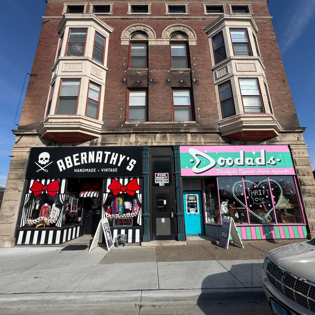 Davenport Apartment: 432 W. 3rd. St.  #4