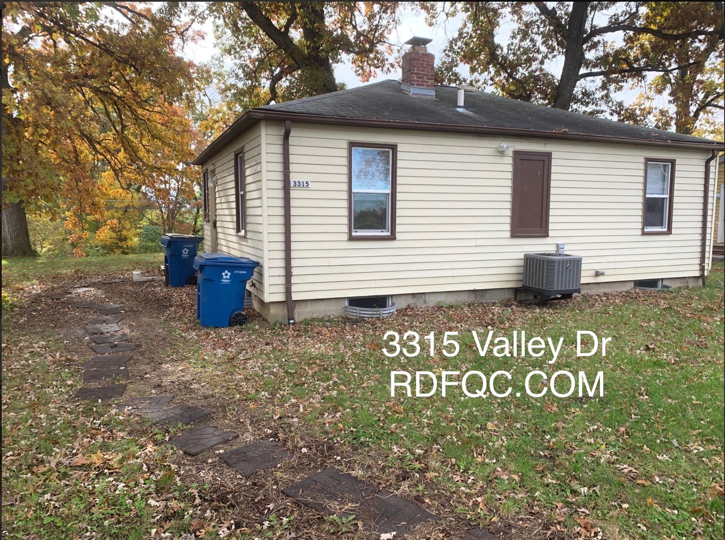 LeClaire House: 3315 Valley Dr