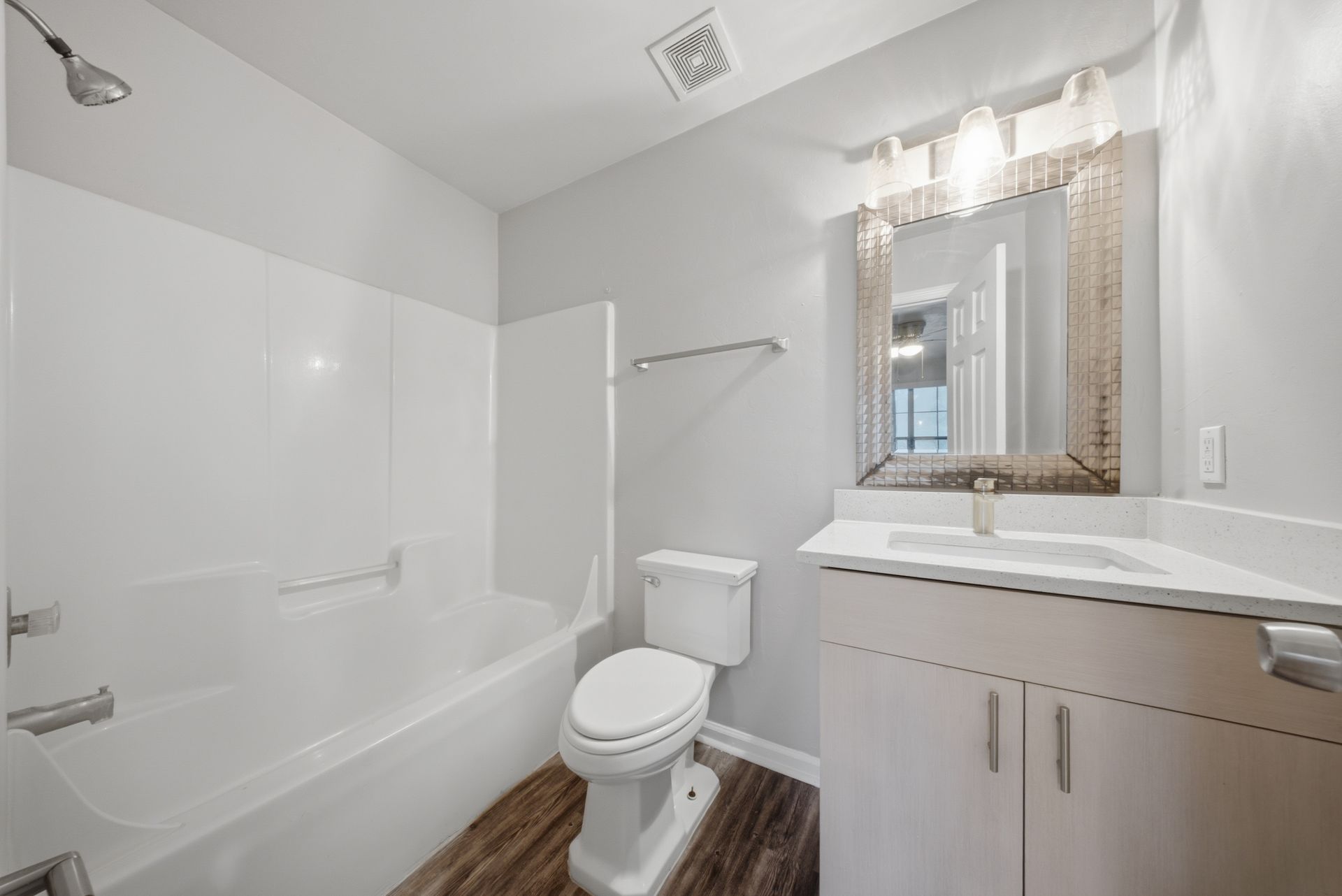 Dior Apartments, LLC 6 of 14