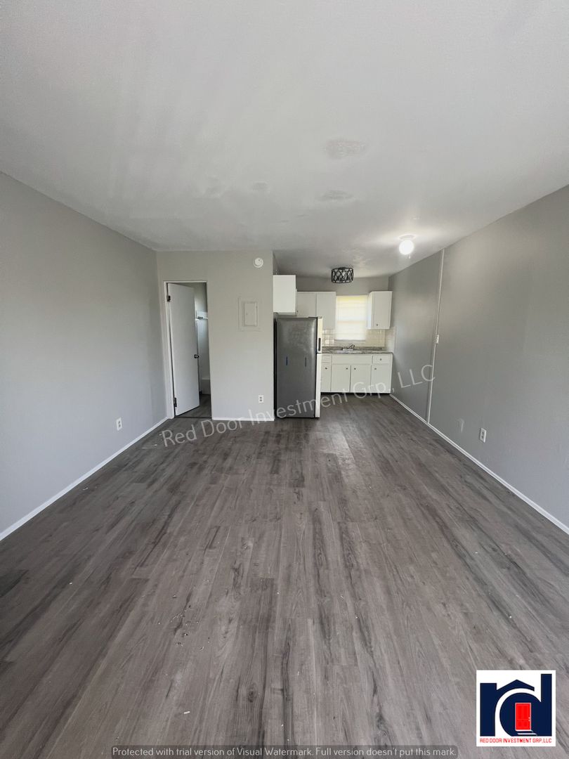 Cocoa Apartment: 650 Dixon Blvd