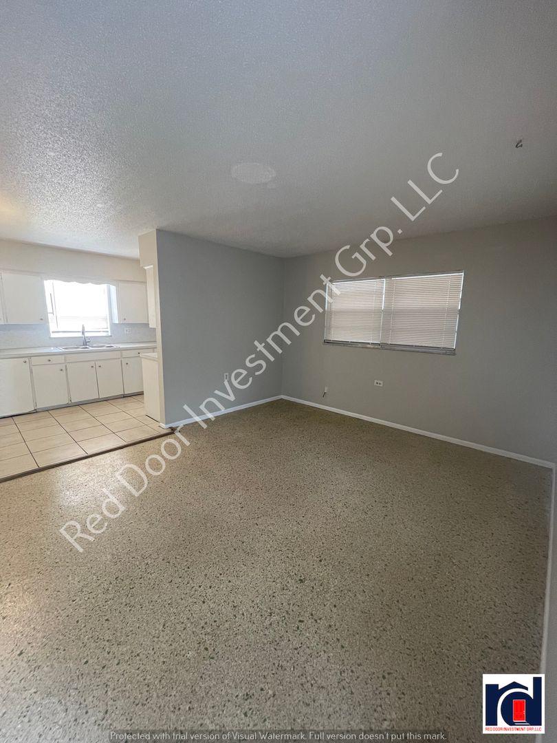 St Cloud Apartment: 1007 Florida Avenue