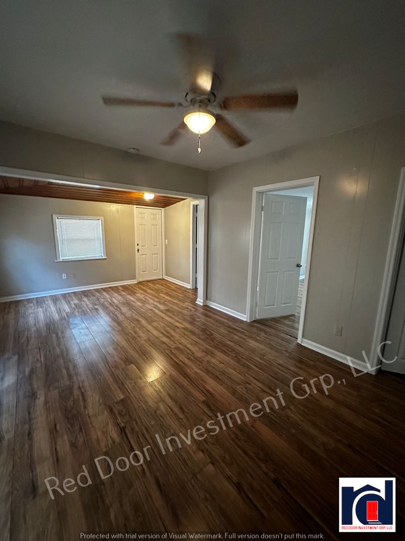 St Cloud Apartment: 821 Pennsylvania Ave