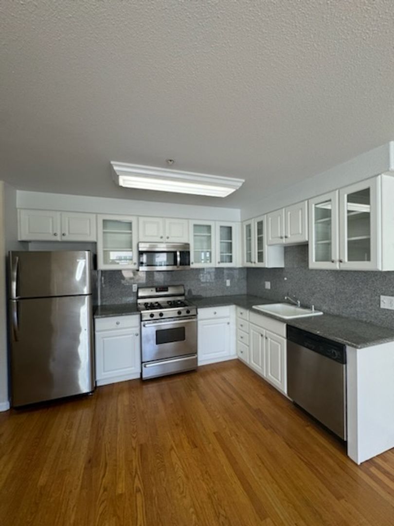 San Franciso Apartment: 600 Portola Dr.