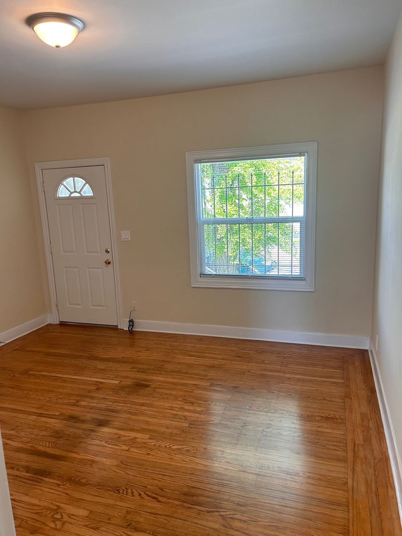 Berkeley Apartment: 2058 Curtis St.