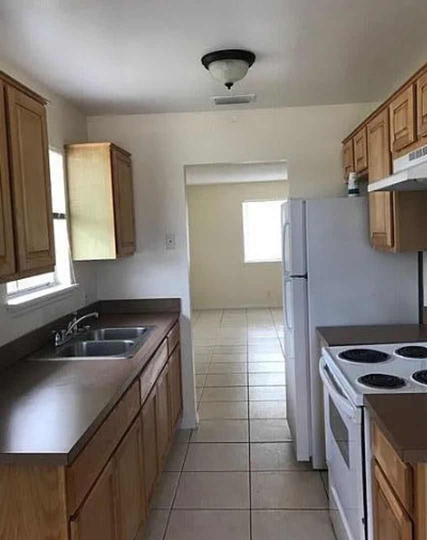 Titusville Townhome: 4140 Barna Ave #C